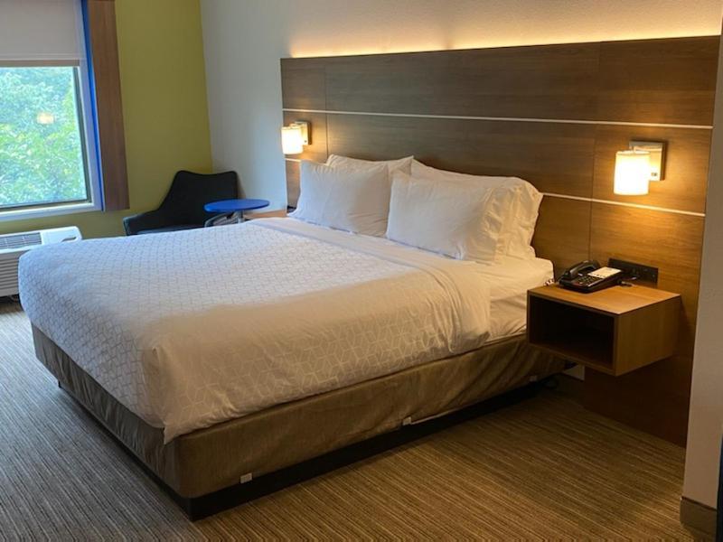 Express & By Ihg Hotel