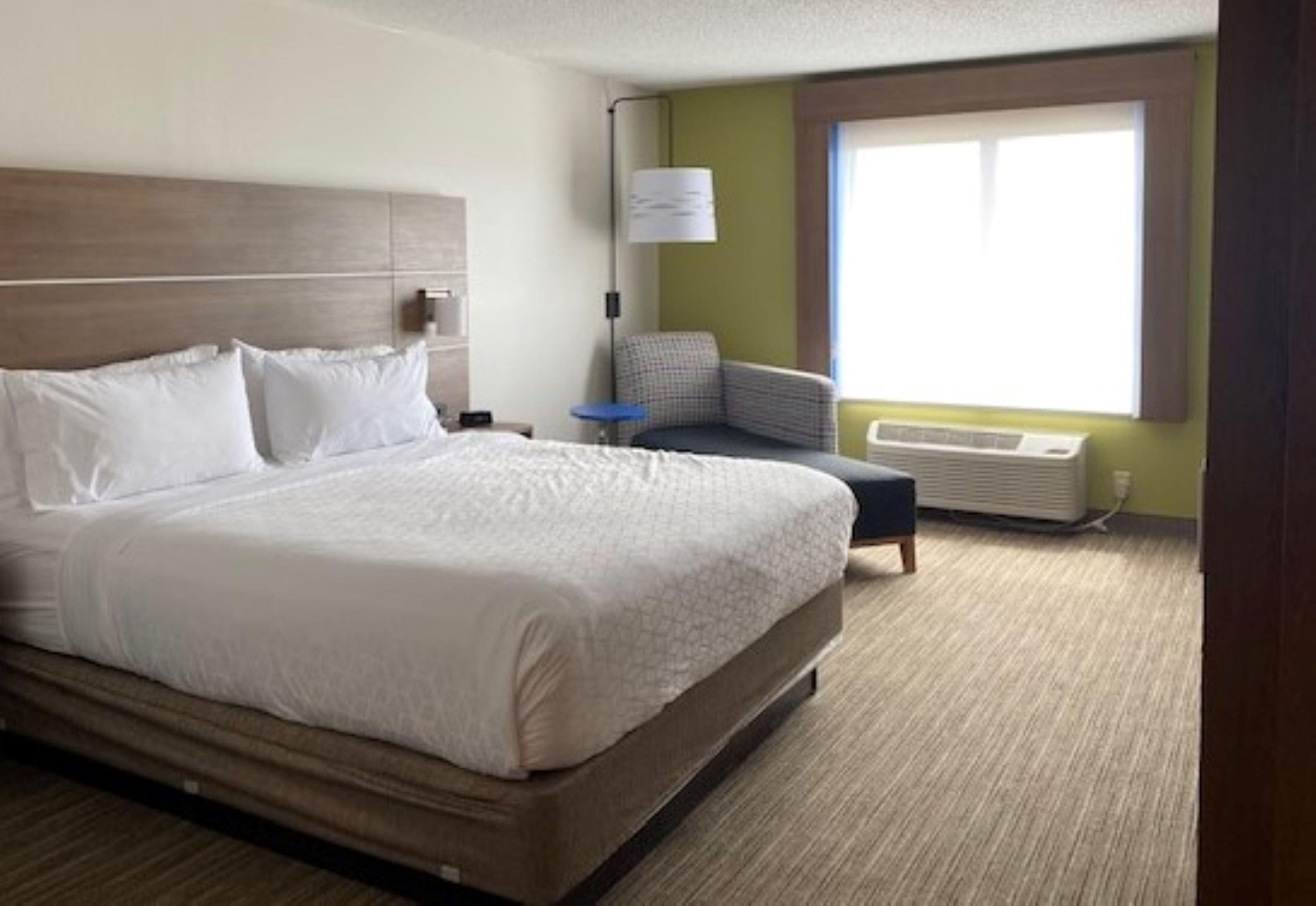 Express & By Ihg Hotel 3*