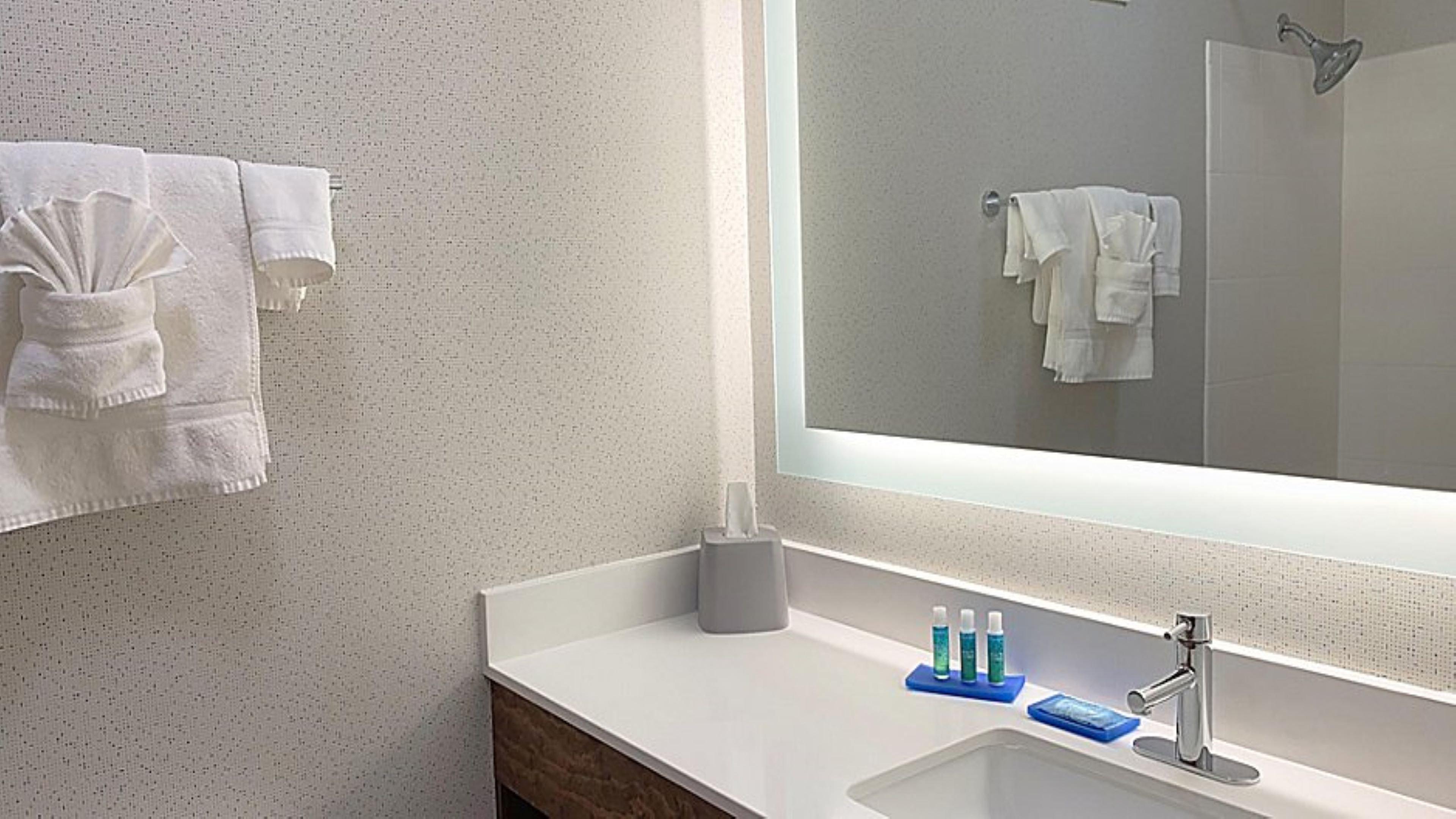 Hotel Express & By Ihg 3*