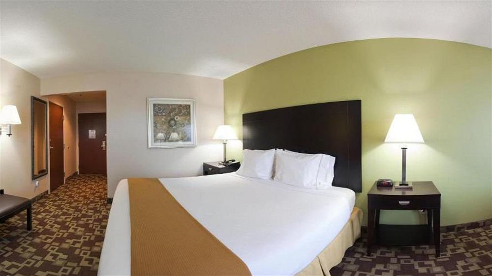 Express & By Ihg Hotel