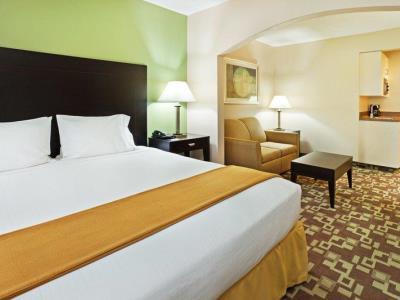 Hotel Express & By Ihg 3*