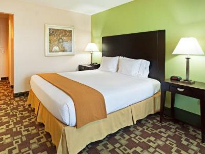 Express & By Ihg 3*